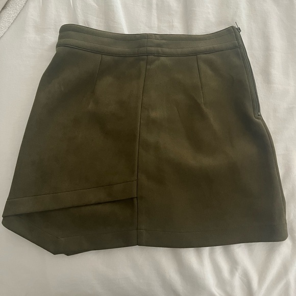 BB Dakota Steve Madden Size 2 Mini Skirt NWOT - Picture 2 of 3
